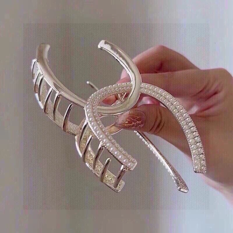 Contemporary Chanel Hair Hoop 263726