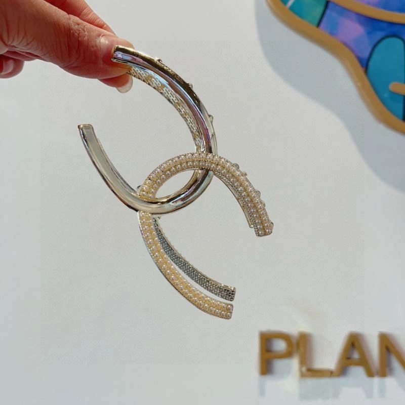 Contemporary Chanel Hair Hoop 263726