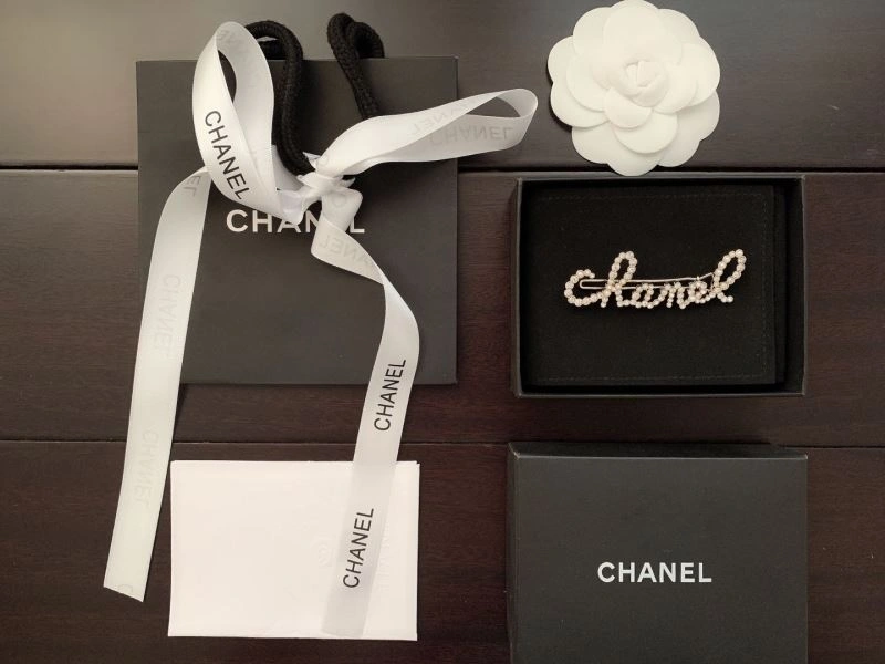 Practical Chanel Hairpins 231032