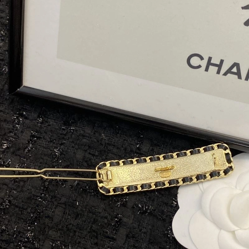 Functional Chanel Hairpins 231030