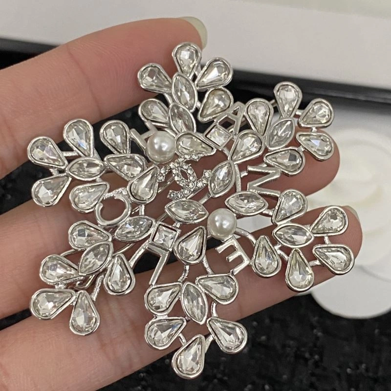 Sporty Chanel Hairpins 231213