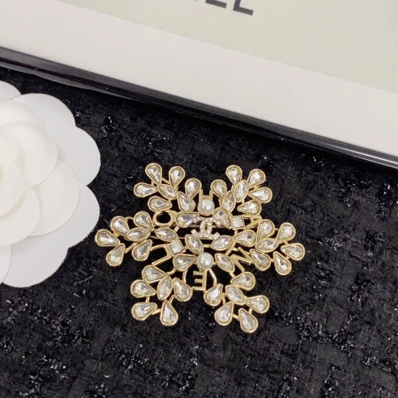 Sporty Chanel Hairpins 231213
