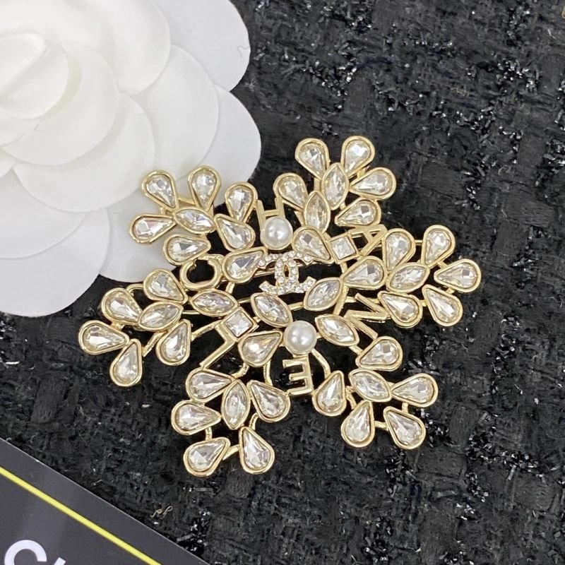 Sporty Chanel Hairpins 231213