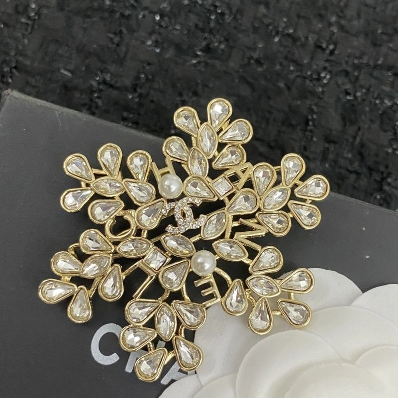 Sporty Chanel Hairpins 231213
