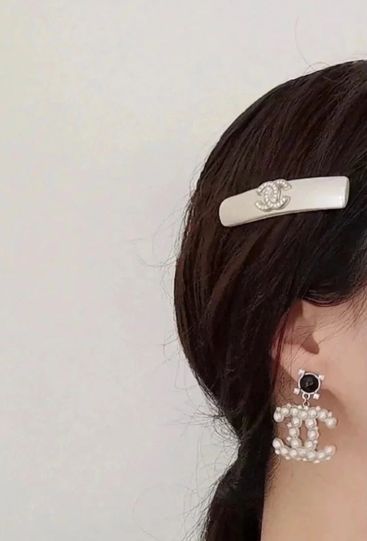 OdorResistant Chanel Hairpins 229669