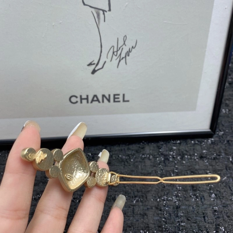MoistureWicking Chanel Hairpins 219254