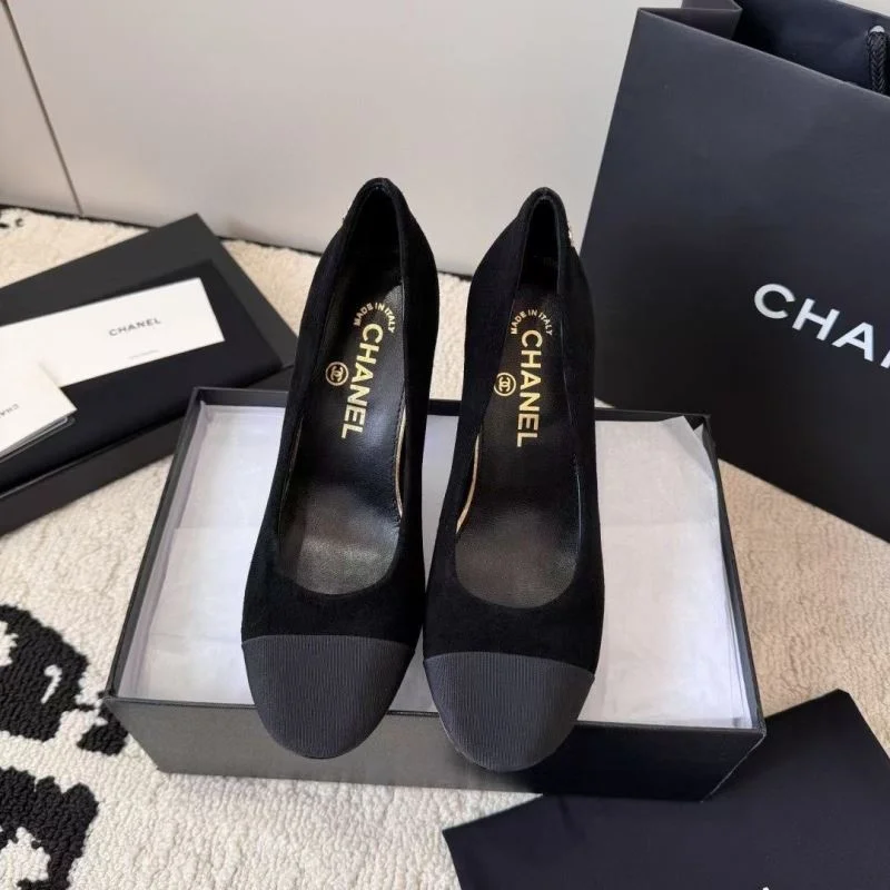 Fashionable Chanel Heeled Shoes 20389