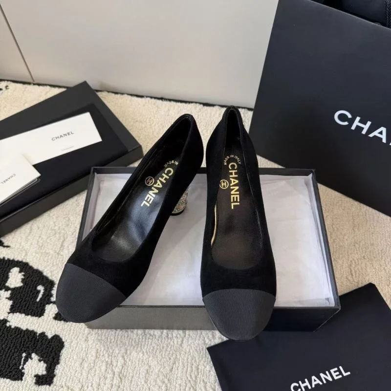 Fashionable Chanel Heeled Shoes 20389