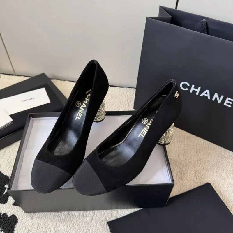 Fashionable Chanel Heeled Shoes 20389