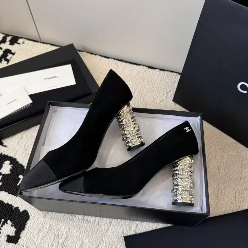 Fashionable Chanel Heeled Shoes 20389