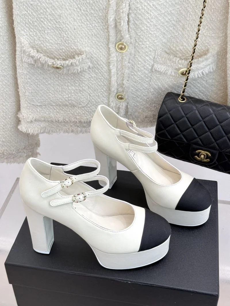 Vibrant Chanel Heeled Shoes 19296