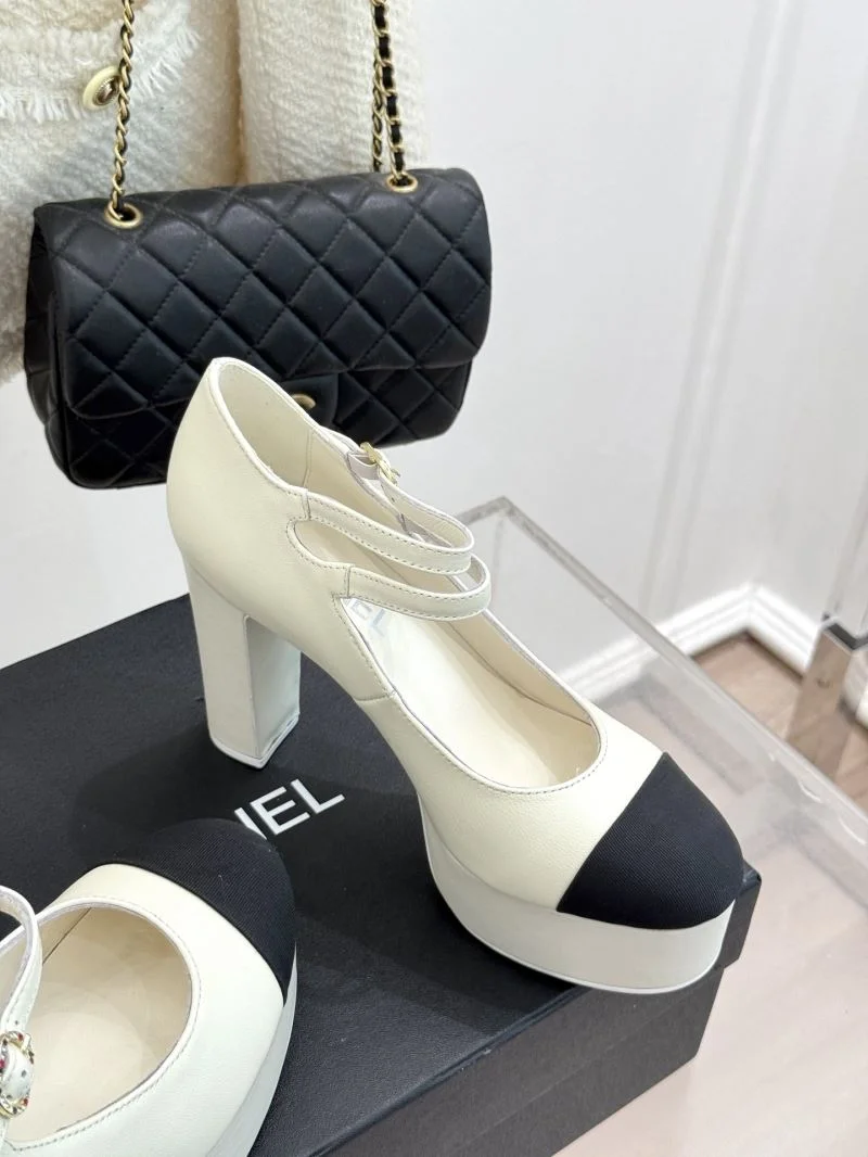 Vibrant Chanel Heeled Shoes 19296