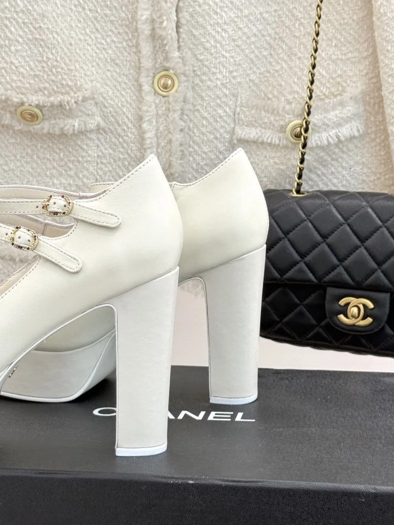 Vibrant Chanel Heeled Shoes 19296