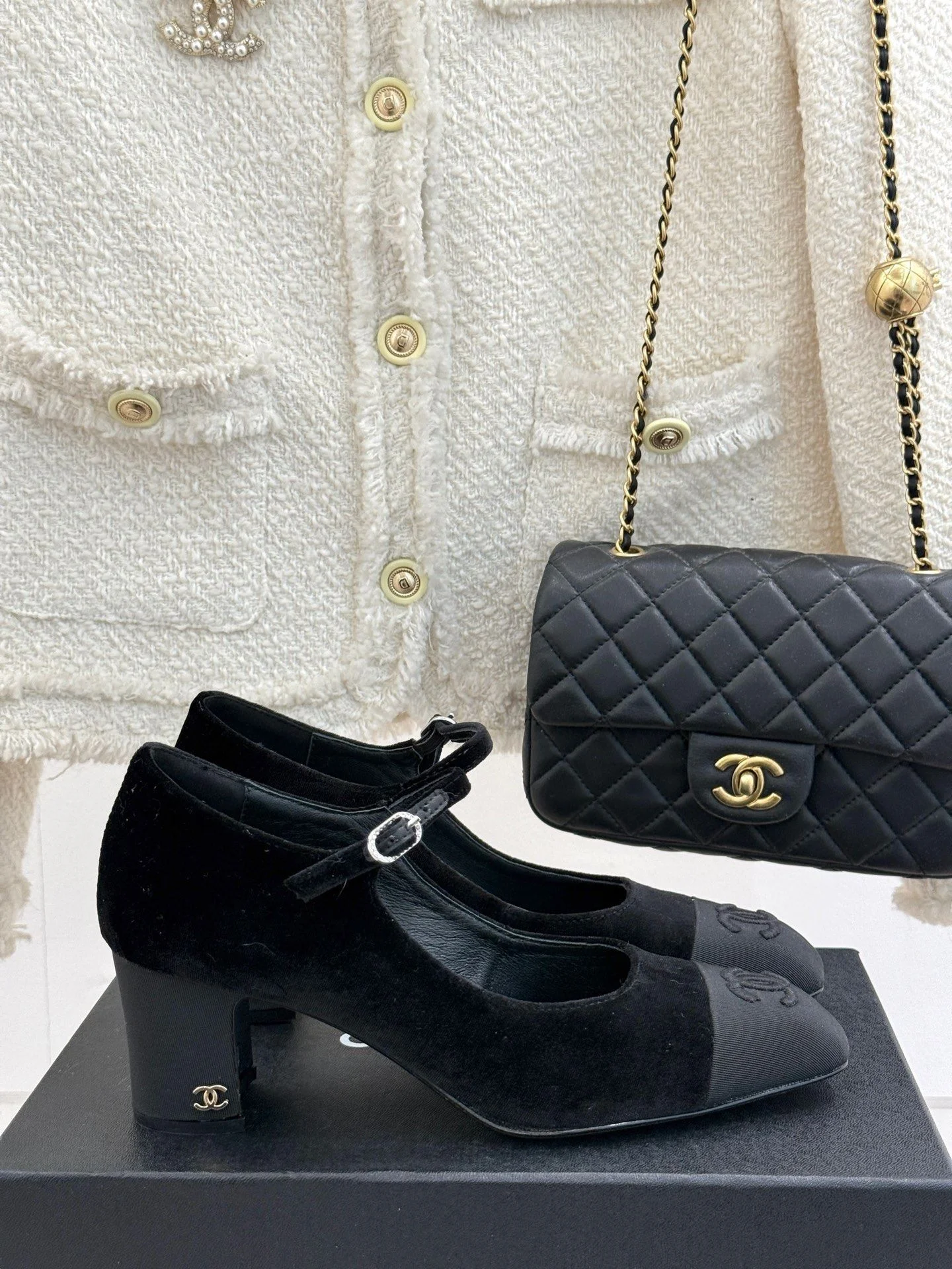 Chanel Heeled Shoes Stretchable 18192