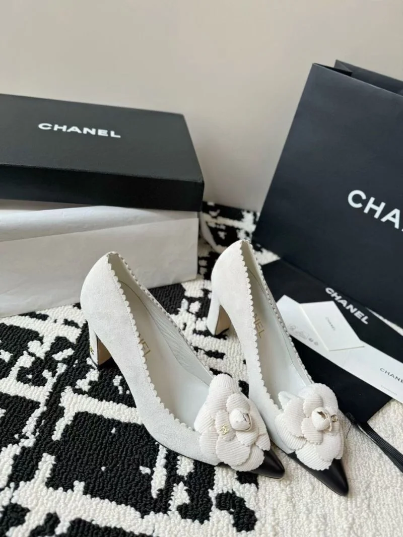 StreetReady Chanel Heeled Shoes 18222