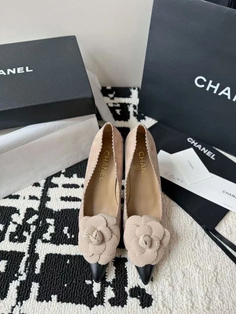 Minimalist Chanel Heeled Shoes 18154