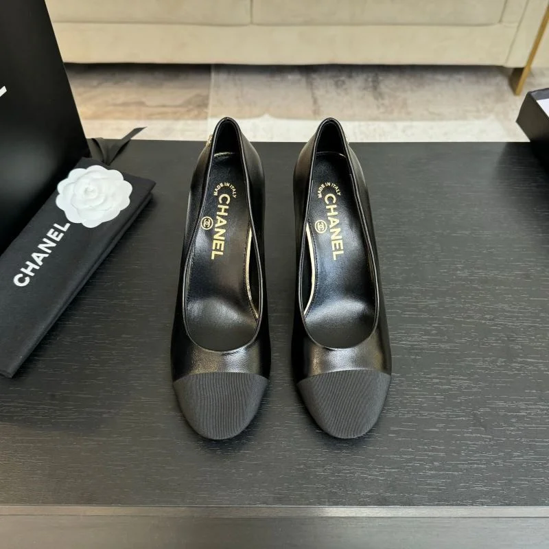 Compact Chanel Heeled Shoes 18205