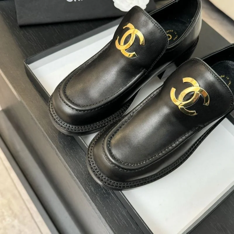 Refined Chanel Heeled Shoes 18135
