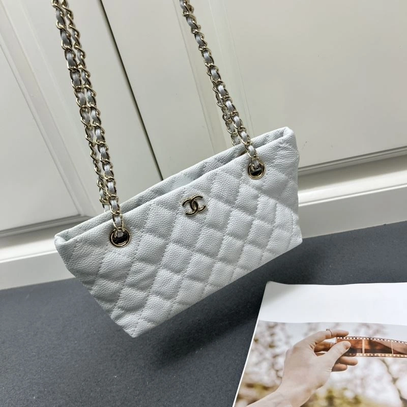 Chanel Hobo Bags Resilient 84403