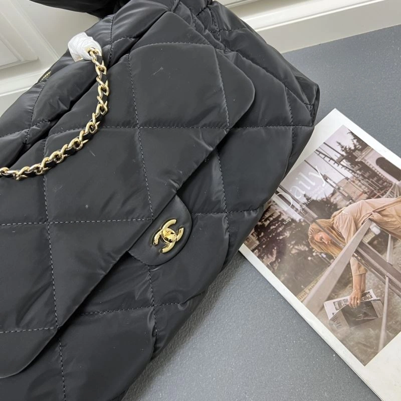 EyeCatching Chanel Hobo Bags 84402