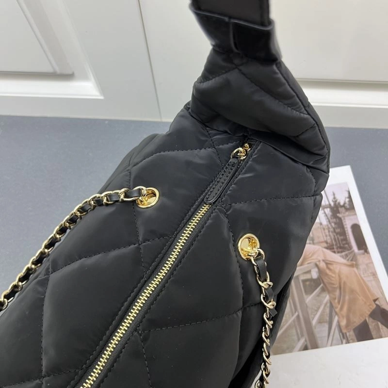 EyeCatching Chanel Hobo Bags 84402