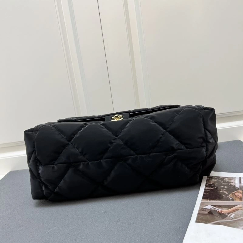 EyeCatching Chanel Hobo Bags 84402