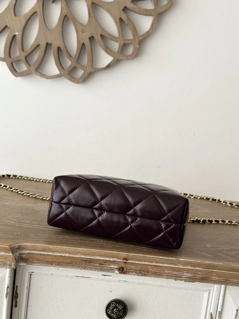 Trendsetting Chanel Hobo Bags 53232