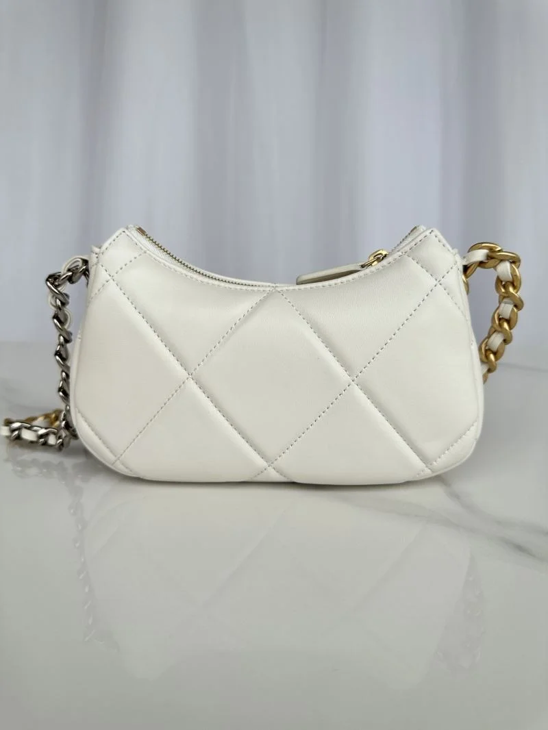 Chanel Hobo Bags Sleek 53178