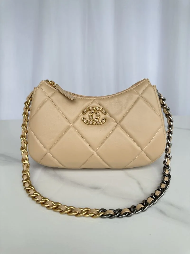 Chanel Hobo Bags Youthful 53186