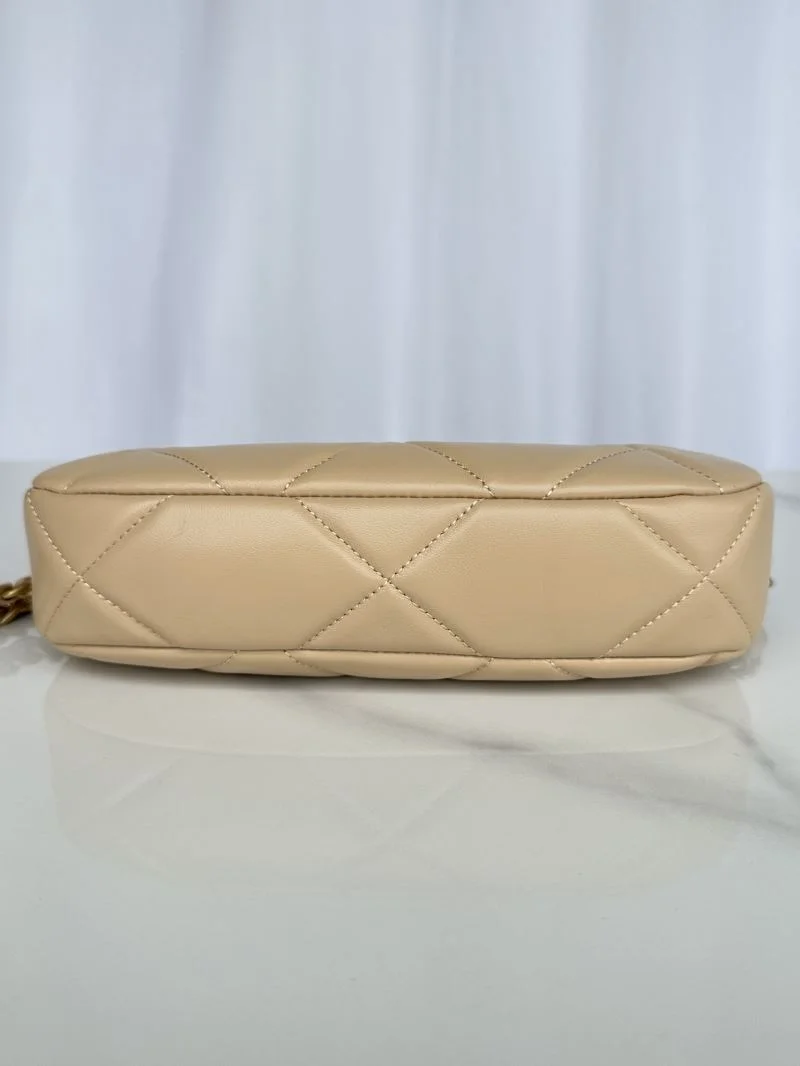 Chanel Hobo Bags Youthful 53186