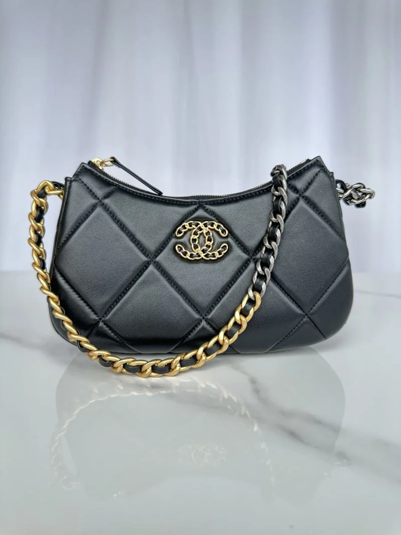 Chanel Hobo Bags Unisex 53225