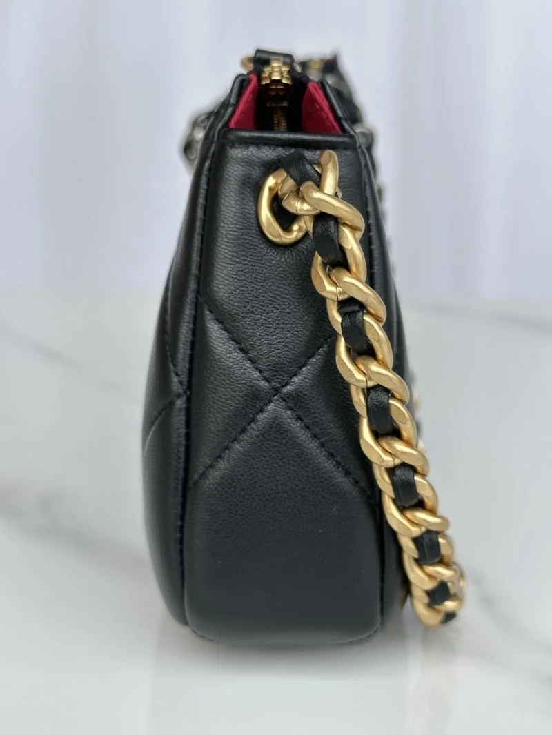 Chanel Hobo Bags Unisex 53225