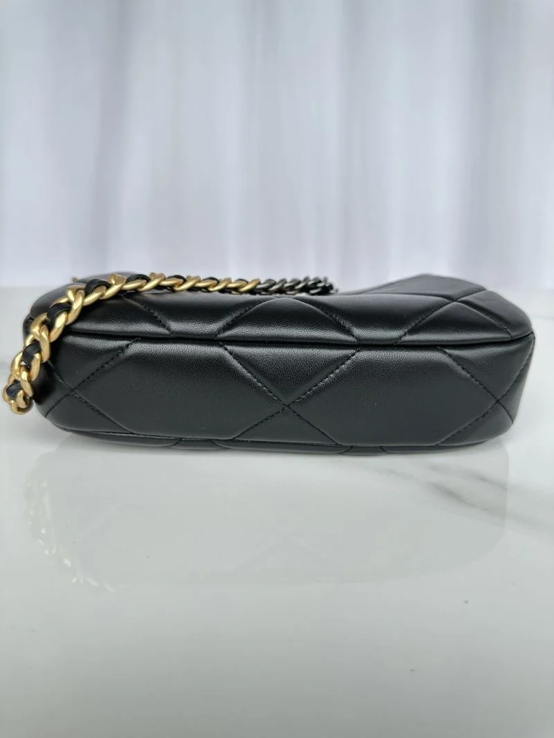Chanel Hobo Bags Unisex 53225