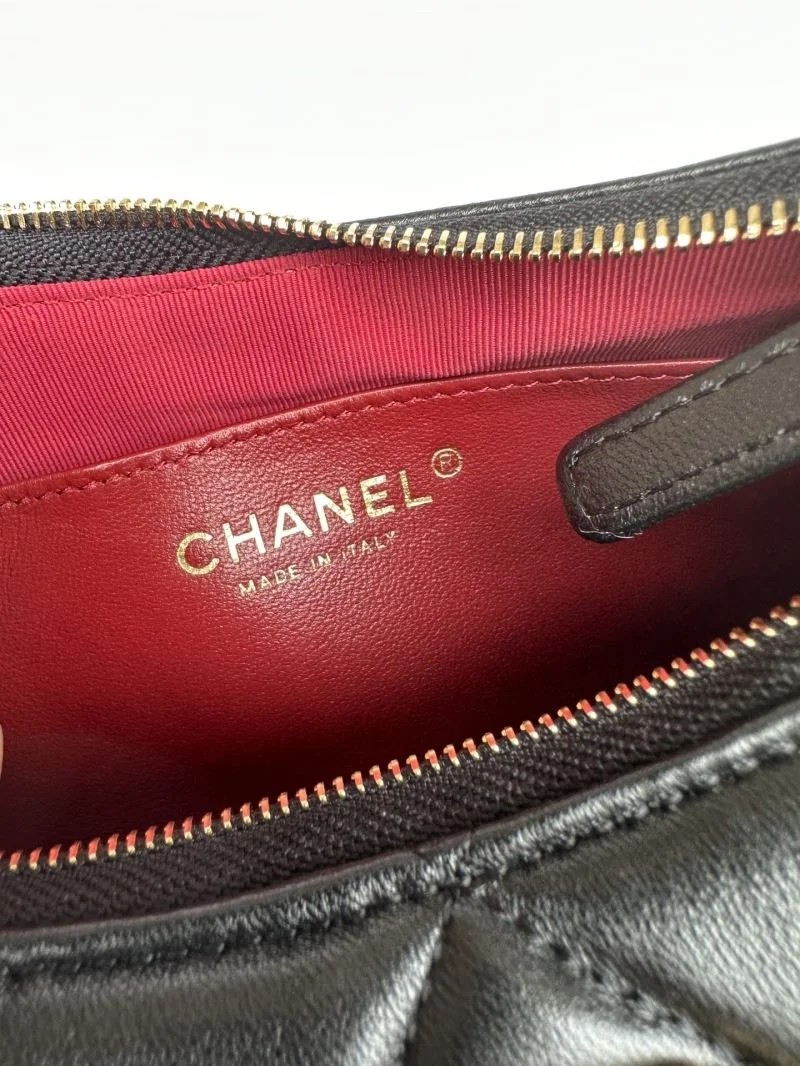 Chanel Hobo Bags Unisex 53225