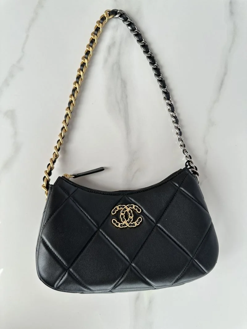 Chanel Hobo Bags Unisex 53225