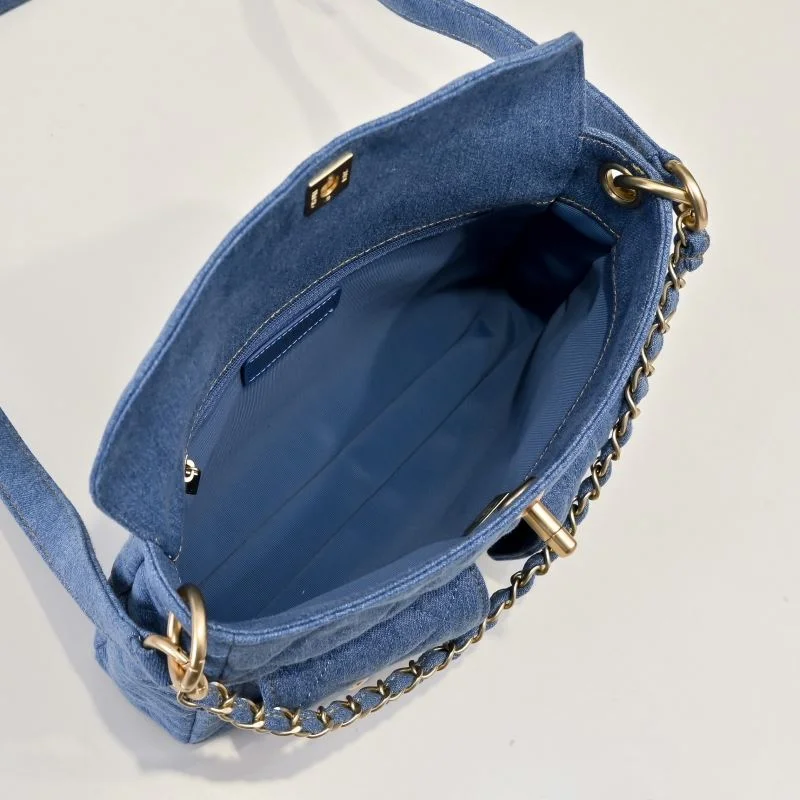 Unisex Chanel Hobo Bags 53183