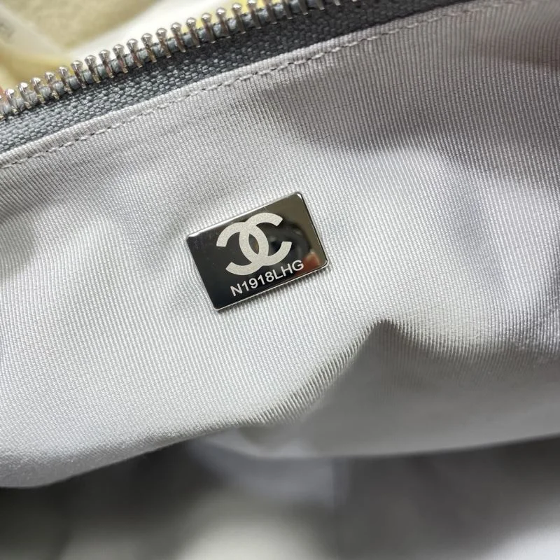 Chanel Hobo Bags Flexible 53197