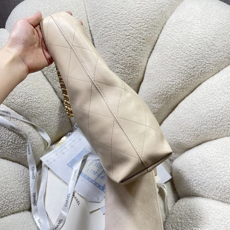 Chanel Hobo Bags Elegant 53138