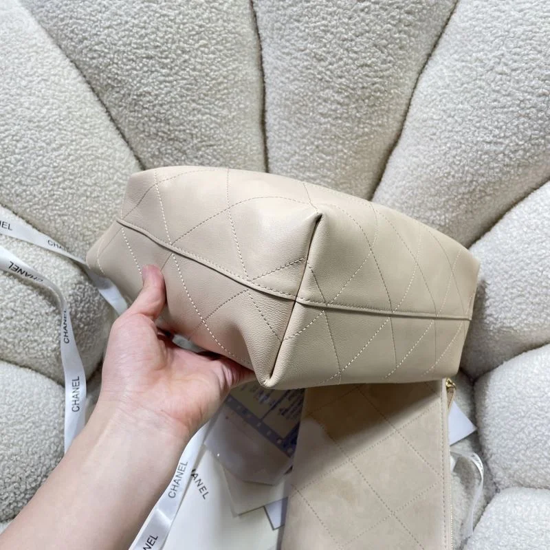 Chanel Hobo Bags Elegant 53138