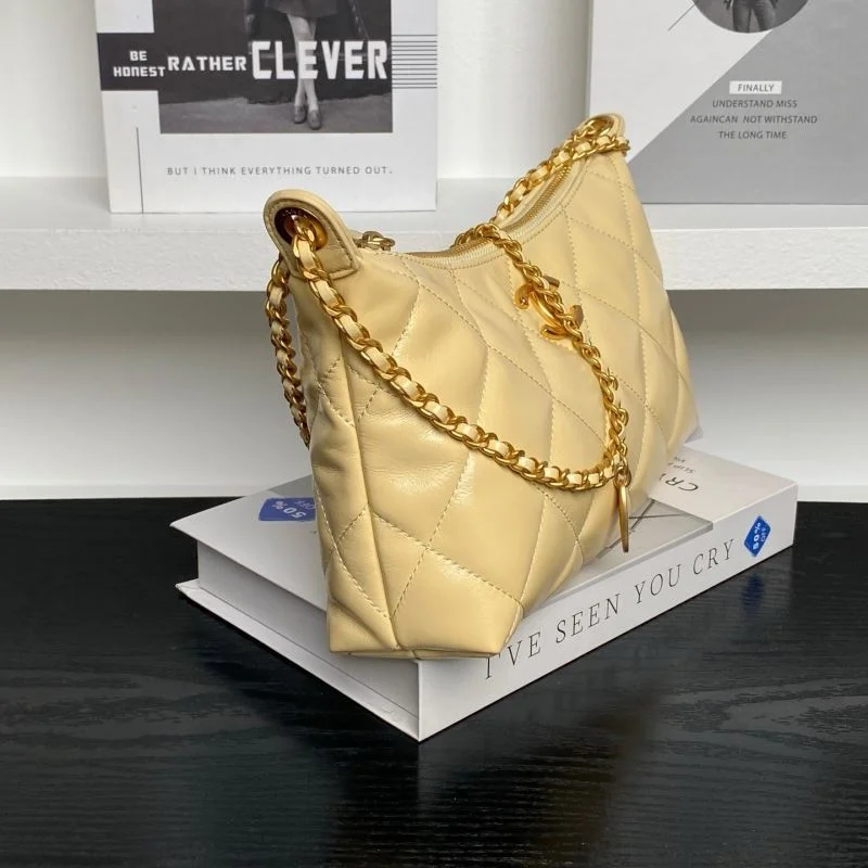 Cozy Chanel Hobo Bags 53133