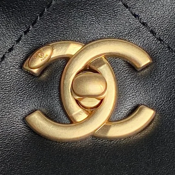 Vibrant Chanel Hobo Bags 53165