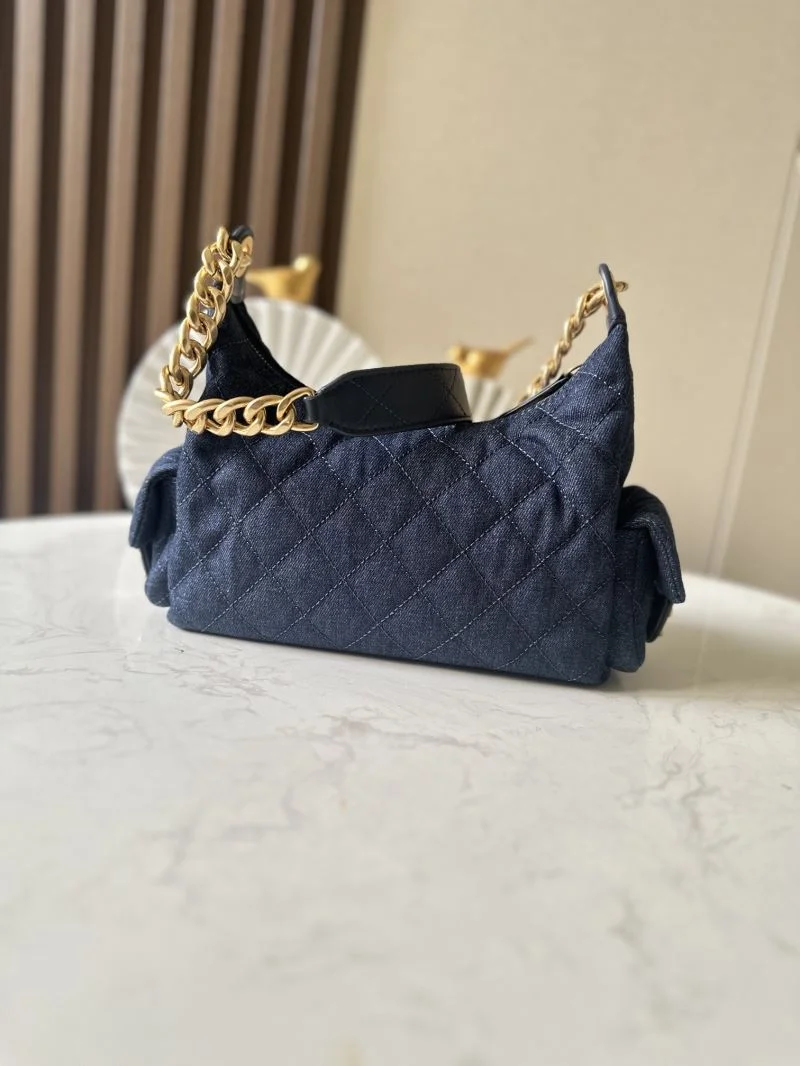 Chanel Hobo Bags Minimalist 53113