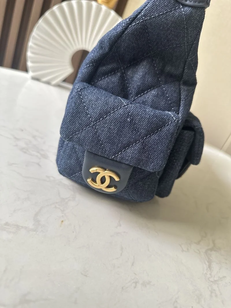 Chanel Hobo Bags Minimalist 53113