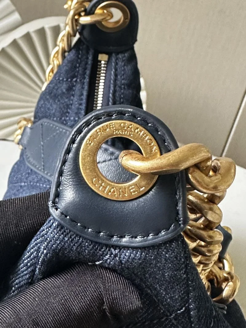 Chanel Hobo Bags Minimalist 53113