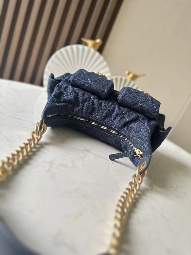Chanel Hobo Bags Minimalist 53113