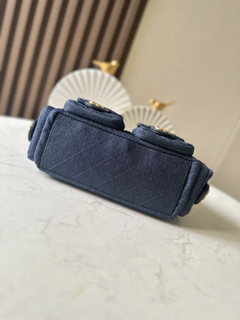 Chanel Hobo Bags Minimalist 53113