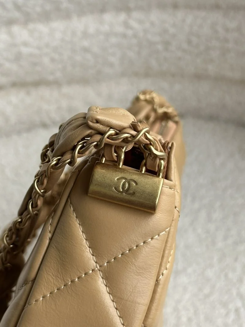 Chanel Hobo Bags EyeCatching 54976