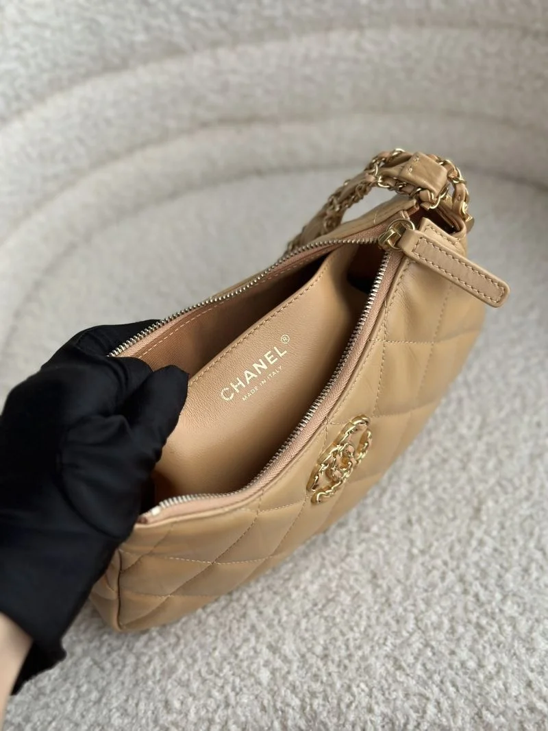 Chanel Hobo Bags EyeCatching 54976