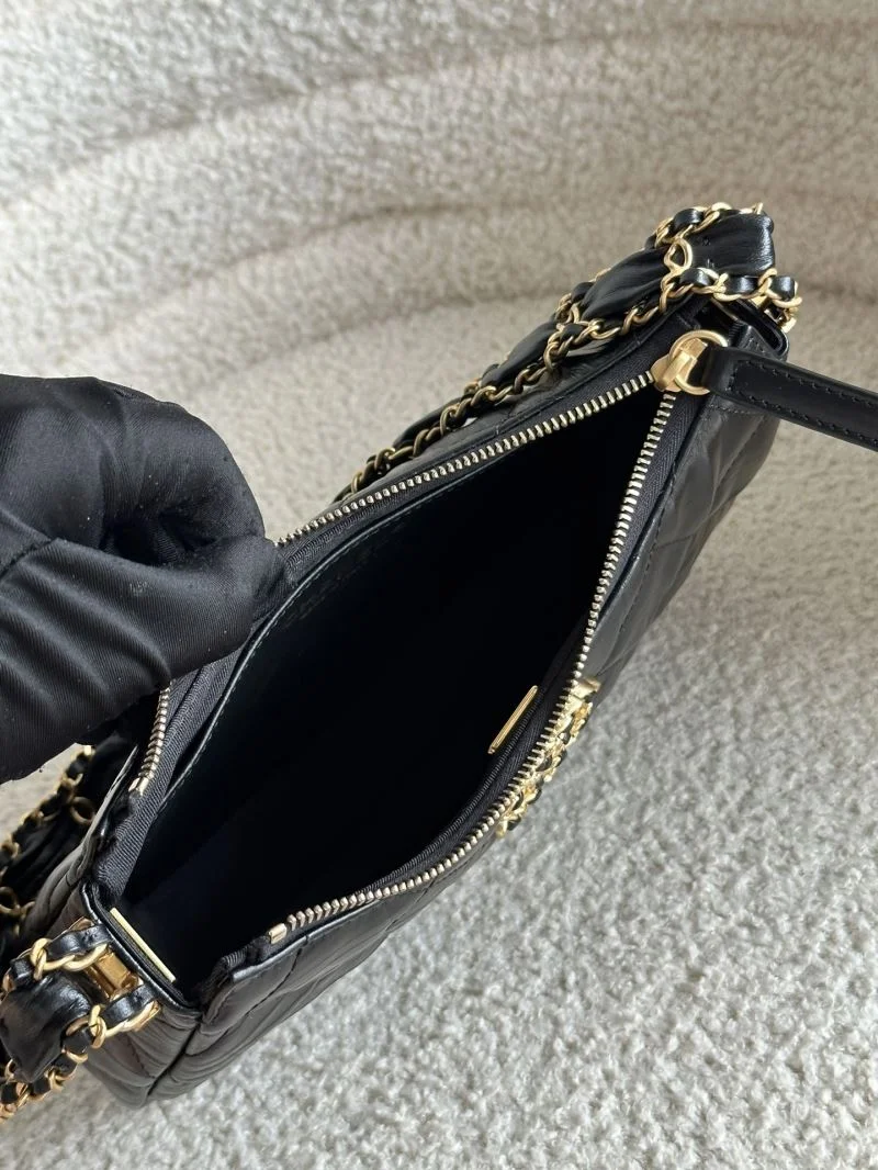 UrbanChic Chanel Hobo Bags 55008