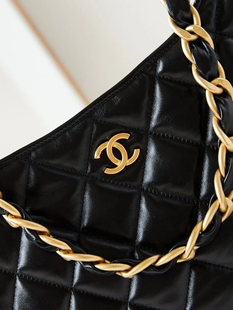 Effortless Chanel Hobo Bags 54948